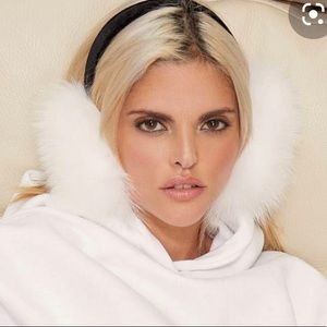 KYI KYI WHITE FOX FUR EARMUFFS